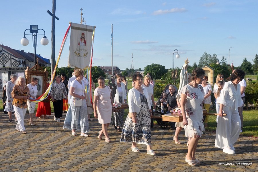 43 Procesja eucharystyczna.jpg